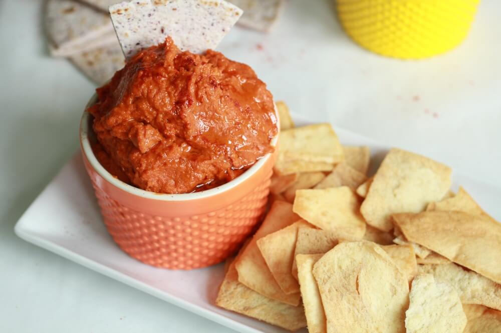 Best Healthy Recipes for the Super Bowl Hummus