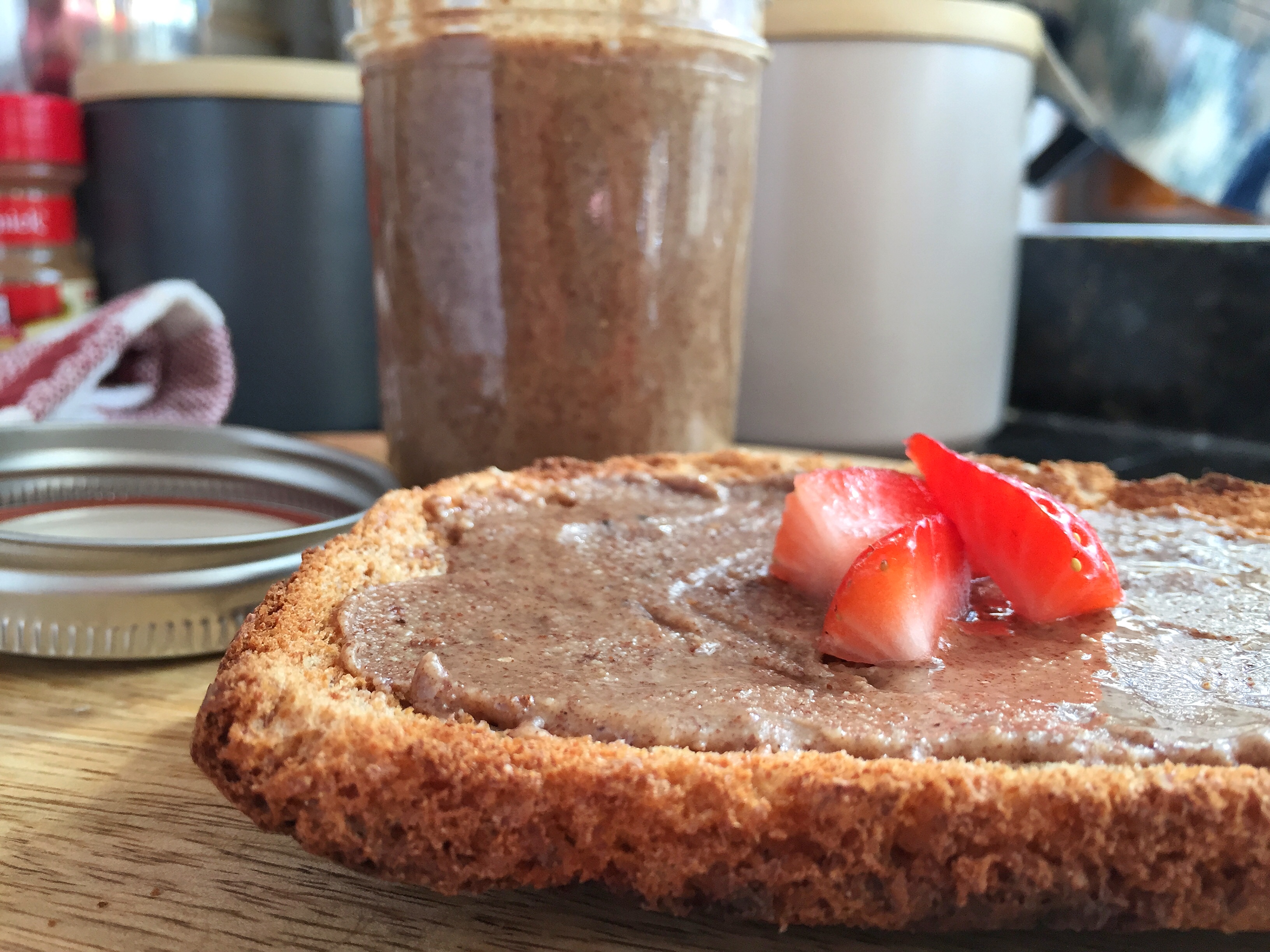 Homemade Pecan Butter with Cinnamon and Vanilla