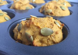 Easy Pumpkin Muffins close