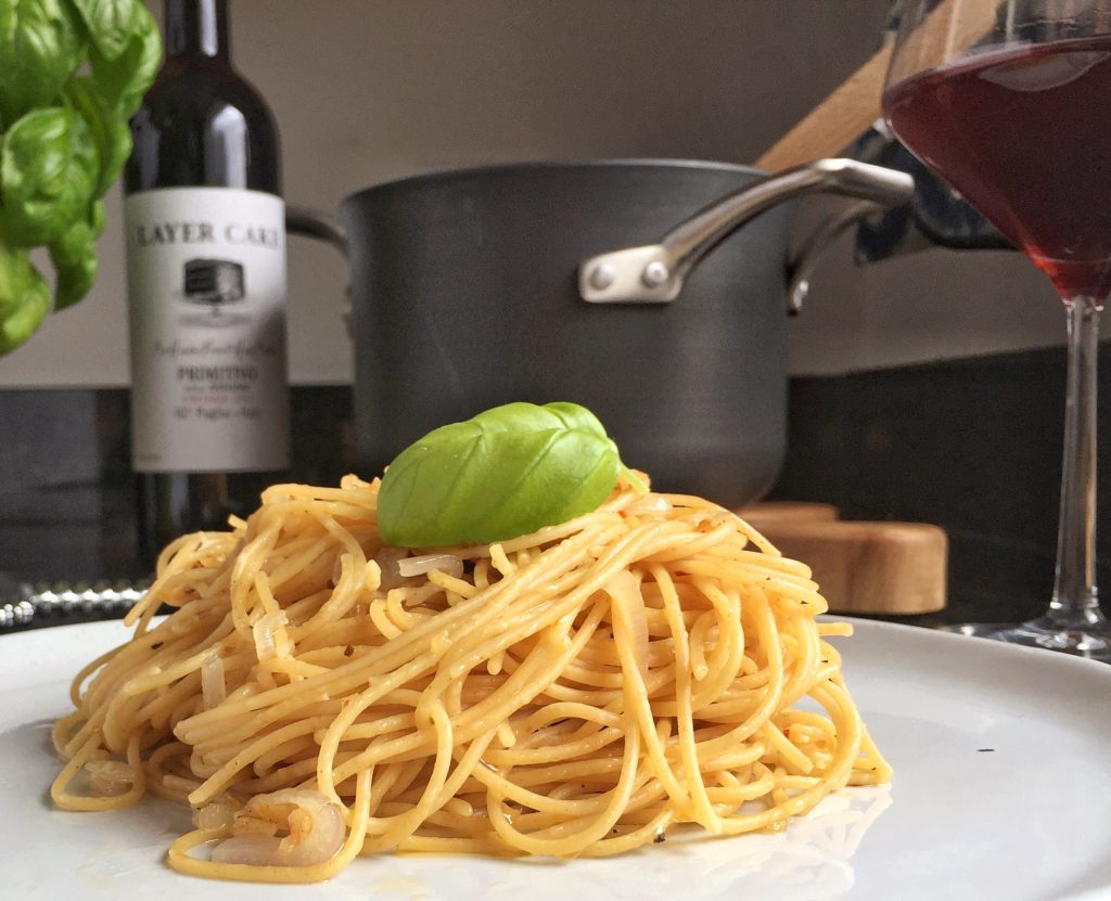 Pasta with Garlic and Oil Side Close