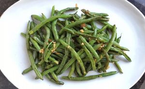 Simple Garlic Green Beans Main 2