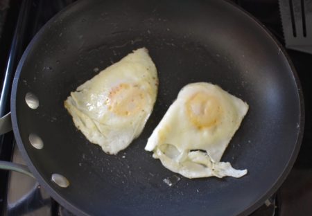 How to Cook Over Medium Eggs cooked