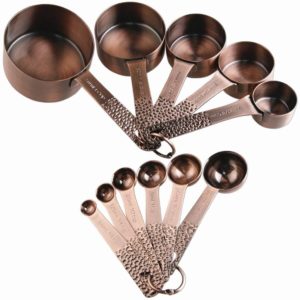 metal measuring cups