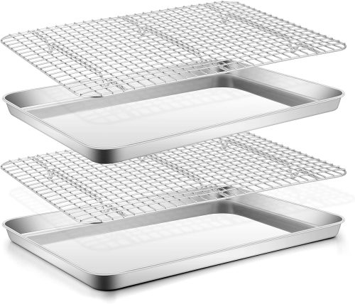 A set of 2 baking sheets and 2 racks